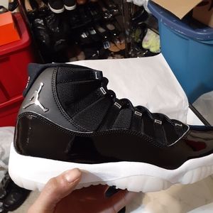 Jordan 11 retro size 11 men's new in the box